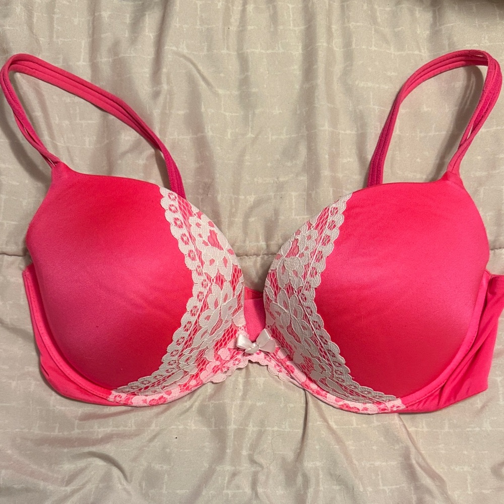 Victoria’s Secret Very Sexy Push Up Pink Lace Trim Bra 38D